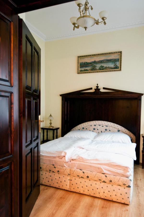 Pension Napoleon Karlovy Vary Bagian luar foto