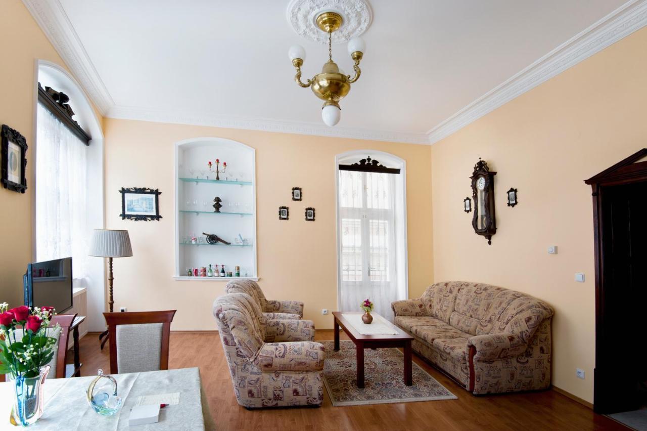 Pension Napoleon Karlovy Vary Bagian luar foto